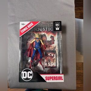 NIB-DC Injustice Supergirl Figure with Comic